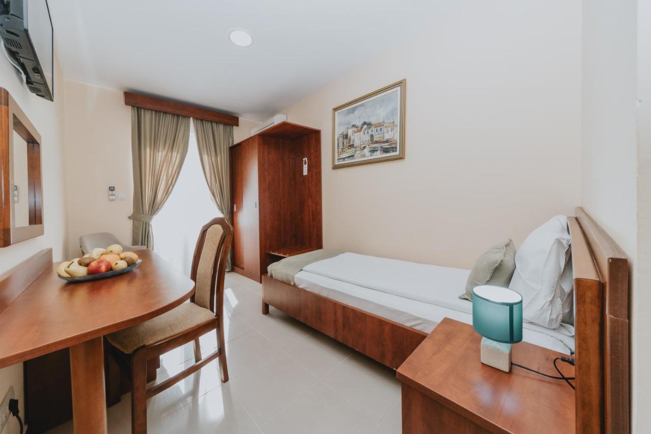 Apartmani Salus Budva Buitenkant foto